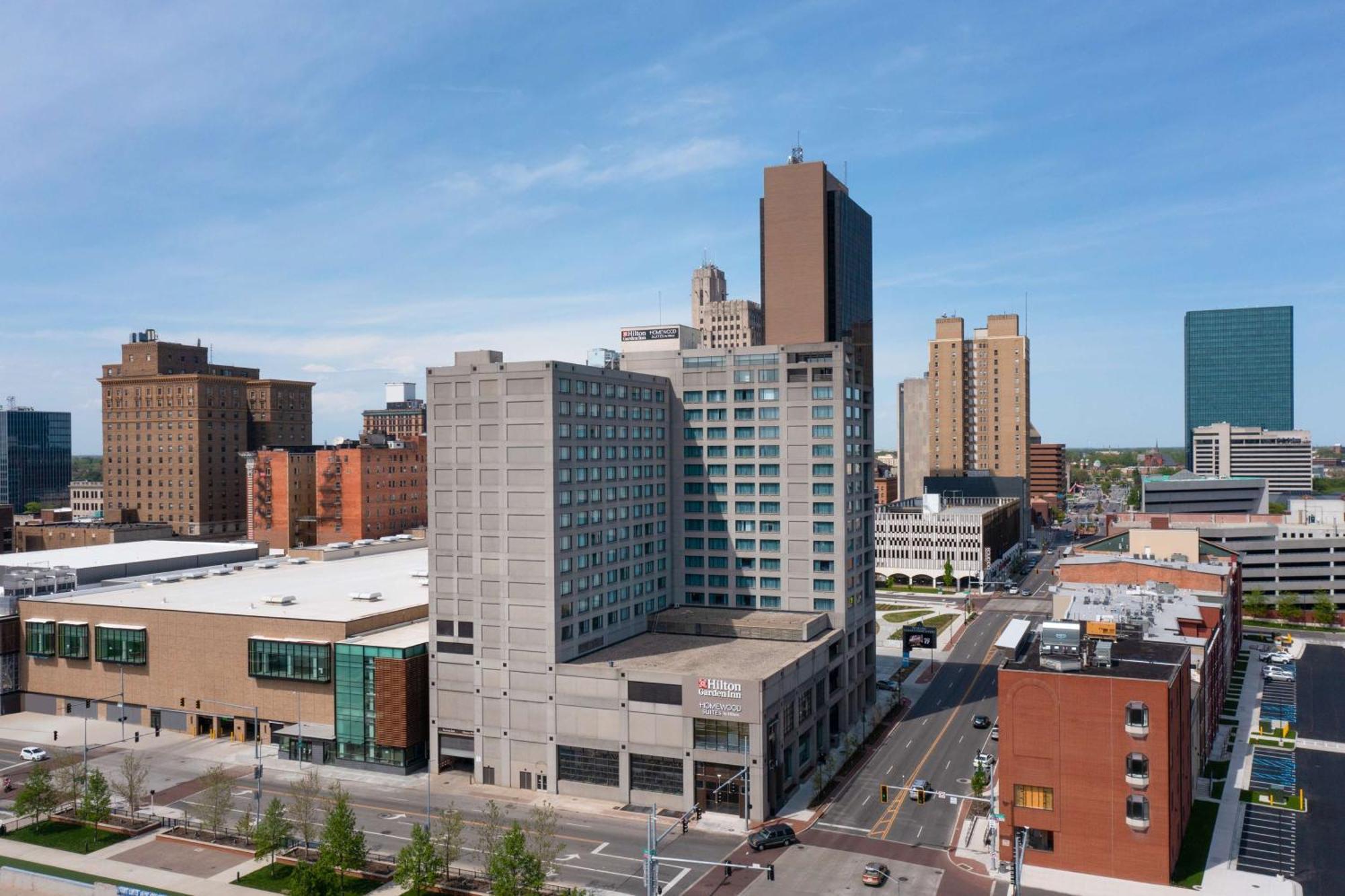 Hilton Garden Inn Toledo Downtown Exterior photo