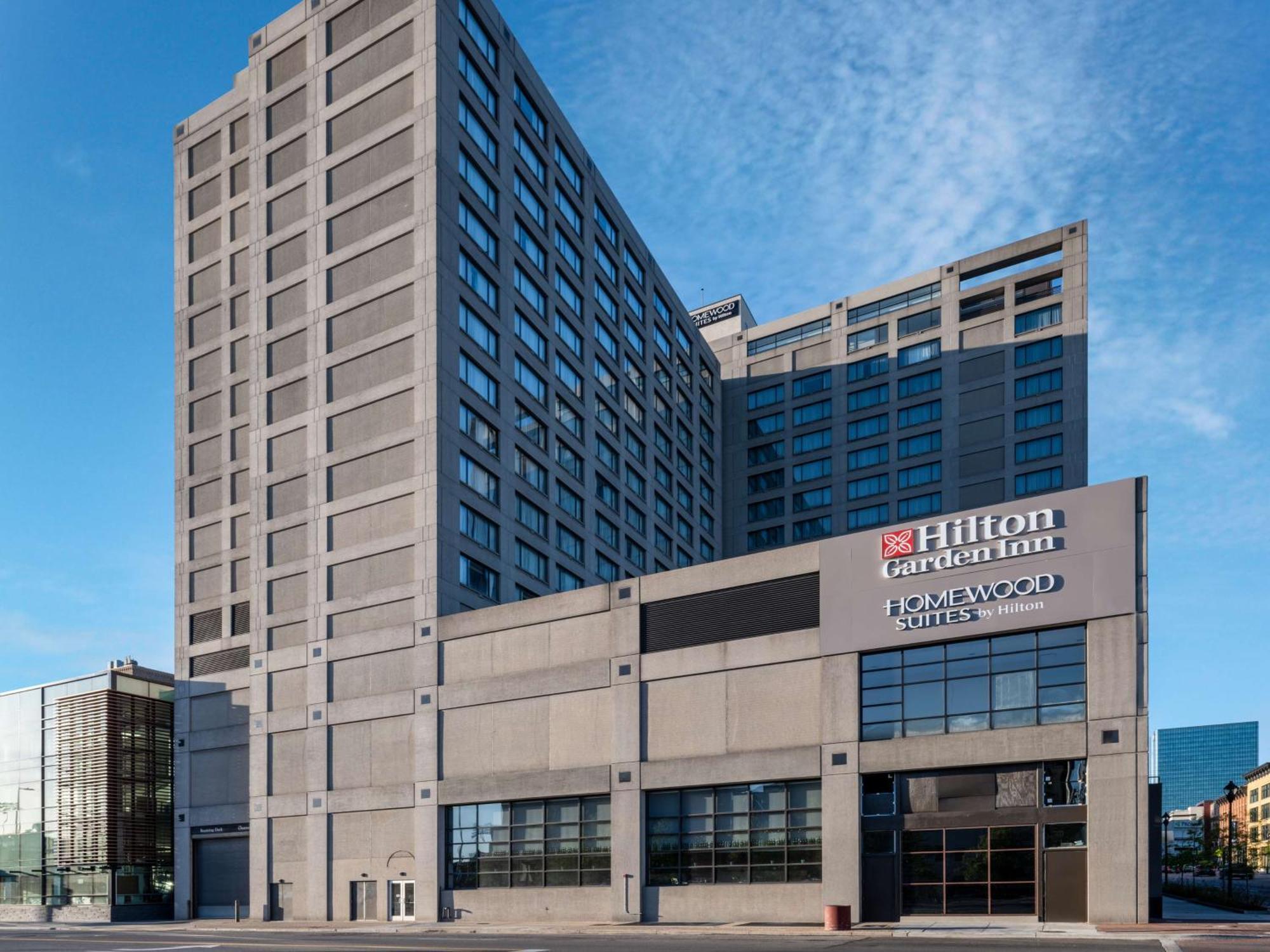 Hilton Garden Inn Toledo Downtown Exterior photo