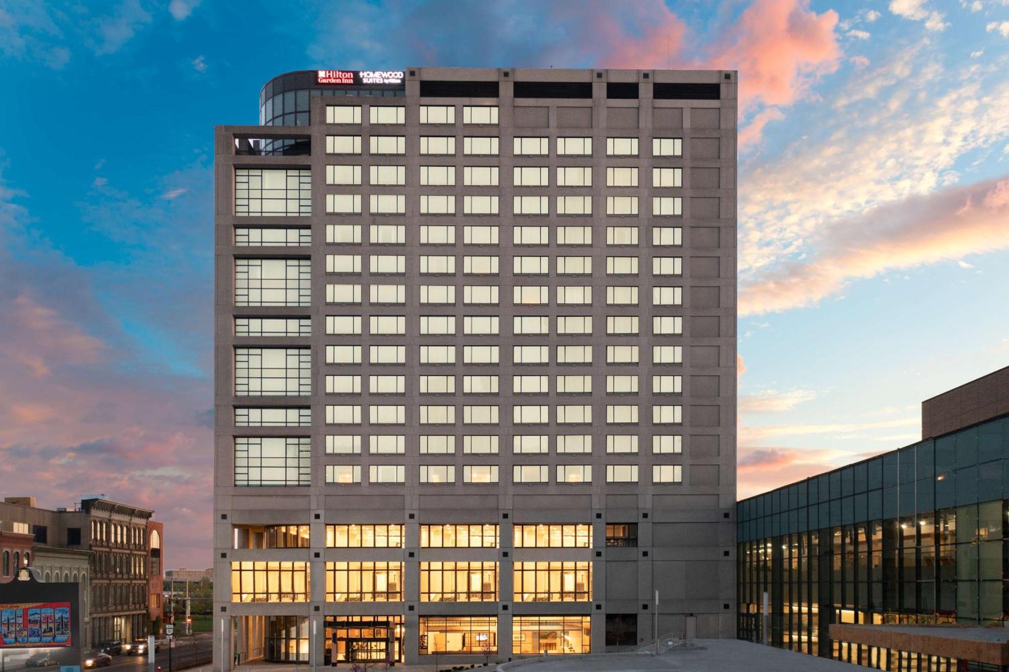 Hilton Garden Inn Toledo Downtown Exterior photo